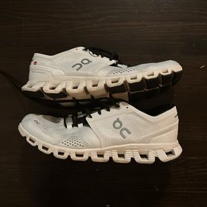 On Cloud X Size 9 Women's Running Shoes